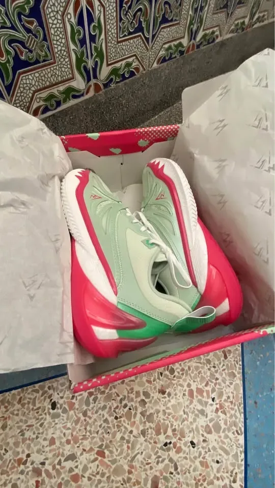 Sbrdila Unisex Size 41 - image 4