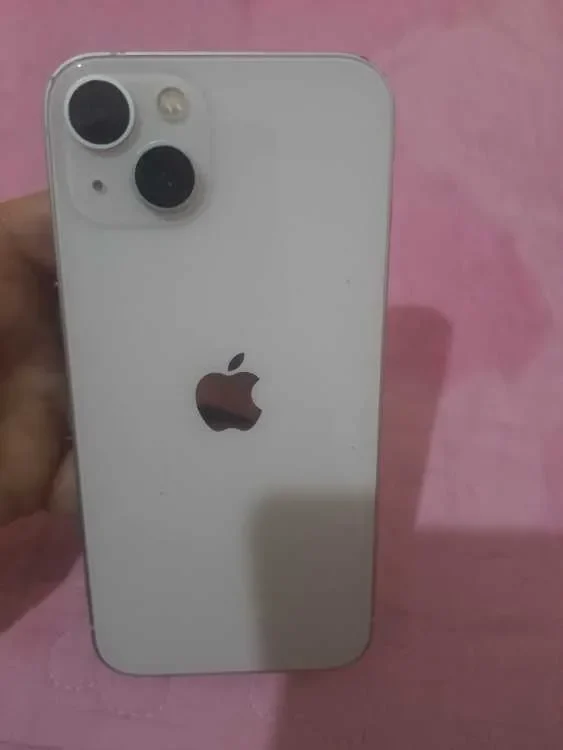 iPhone 13 256GB Rose - État Excellent (Batterie 95%) - image 2