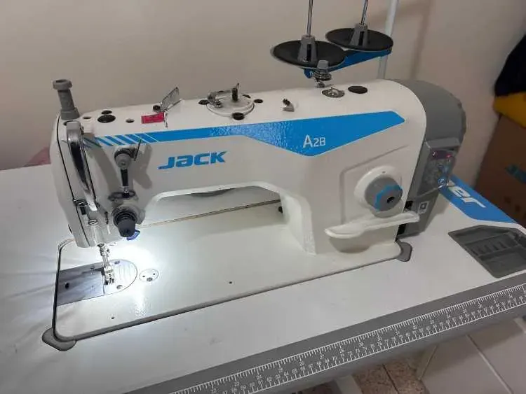 Machine à Coudre Industrielle JACK A2B – État Neuf (Urgent) - image 2