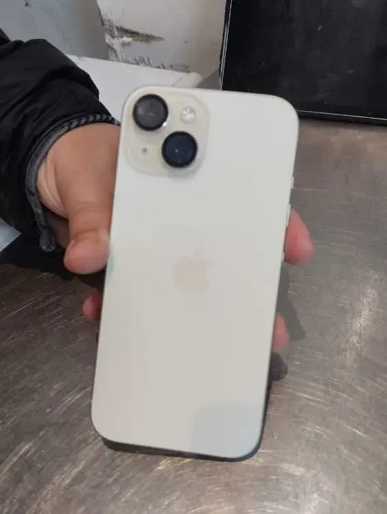 iPhone 15 normal