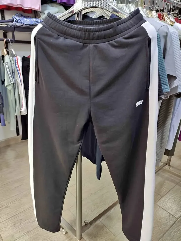 Pantalon Jogging Oversize - Noir à Bande Blanche (Taille M)
