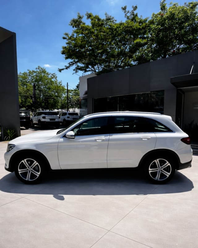 MERCEDES BENZ GLC 220D 2017 — foto 4