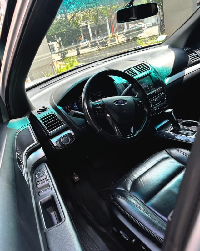 FORD EXPLORER 2015 — foto 2