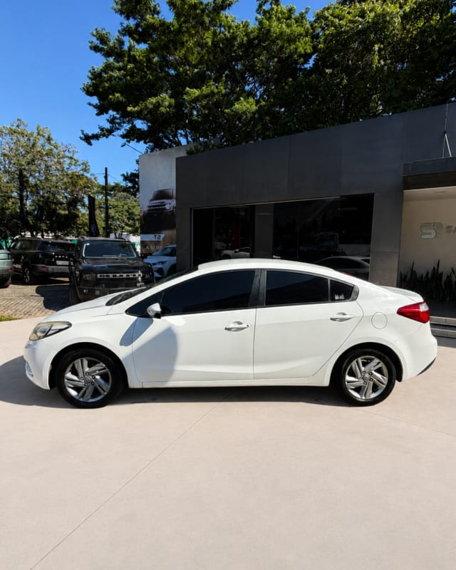 KIA CERATO 2014 — foto 4