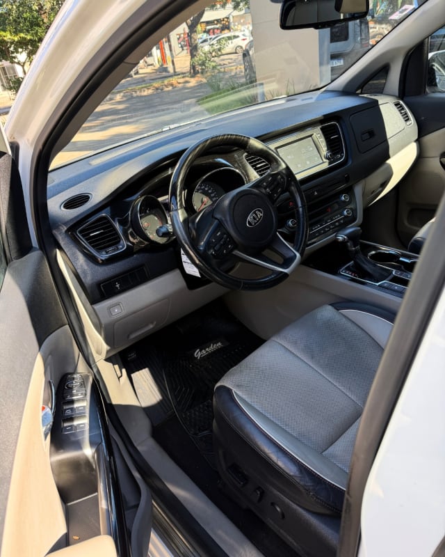 KIA CARNIVAL 2018 — foto 2