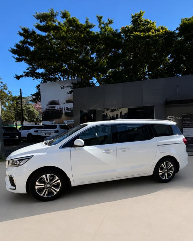 KIA CARNIVAL 2018 — foto 4