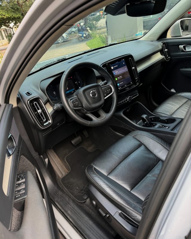 VOLVO XC40 2022 — foto 2