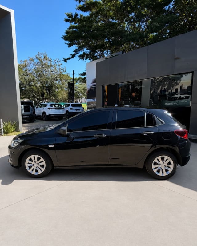 CHEVROLET ONIX 2020 — foto 4