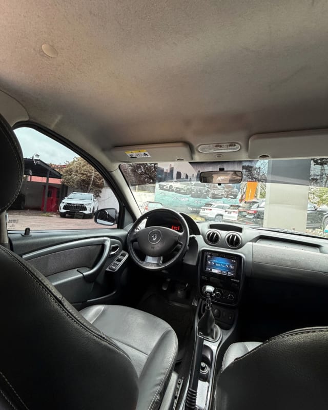 RENAULT DUSTER 2015 — foto 3