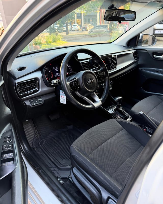 KIA RIO 2018 — foto 2