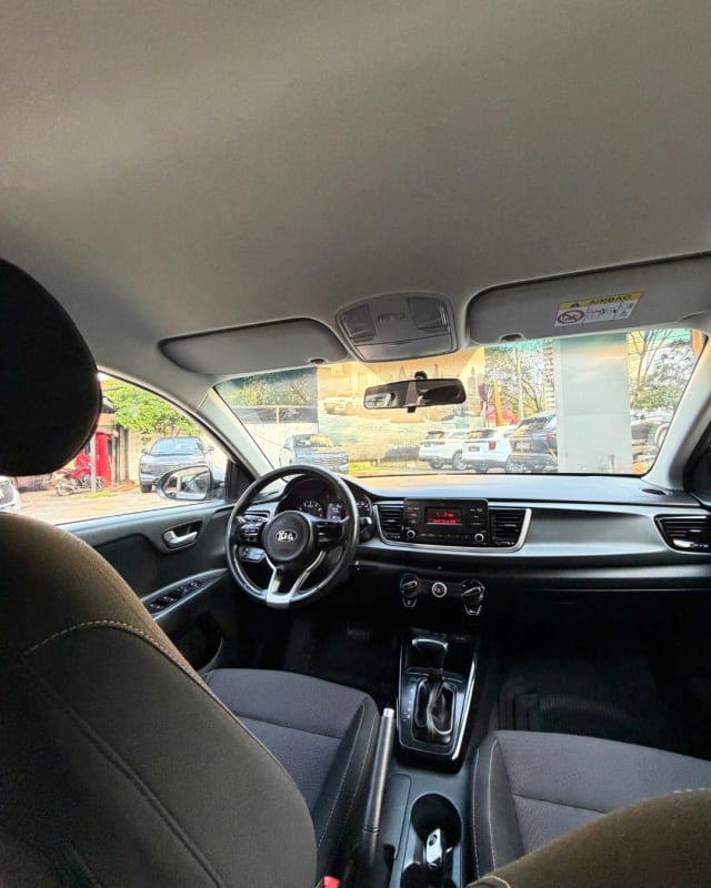 KIA RIO 2018 — foto 3