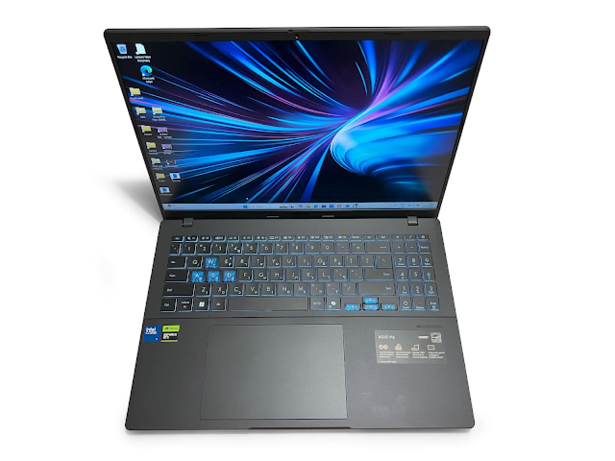 Asus V16 (צילום: גד גניר)