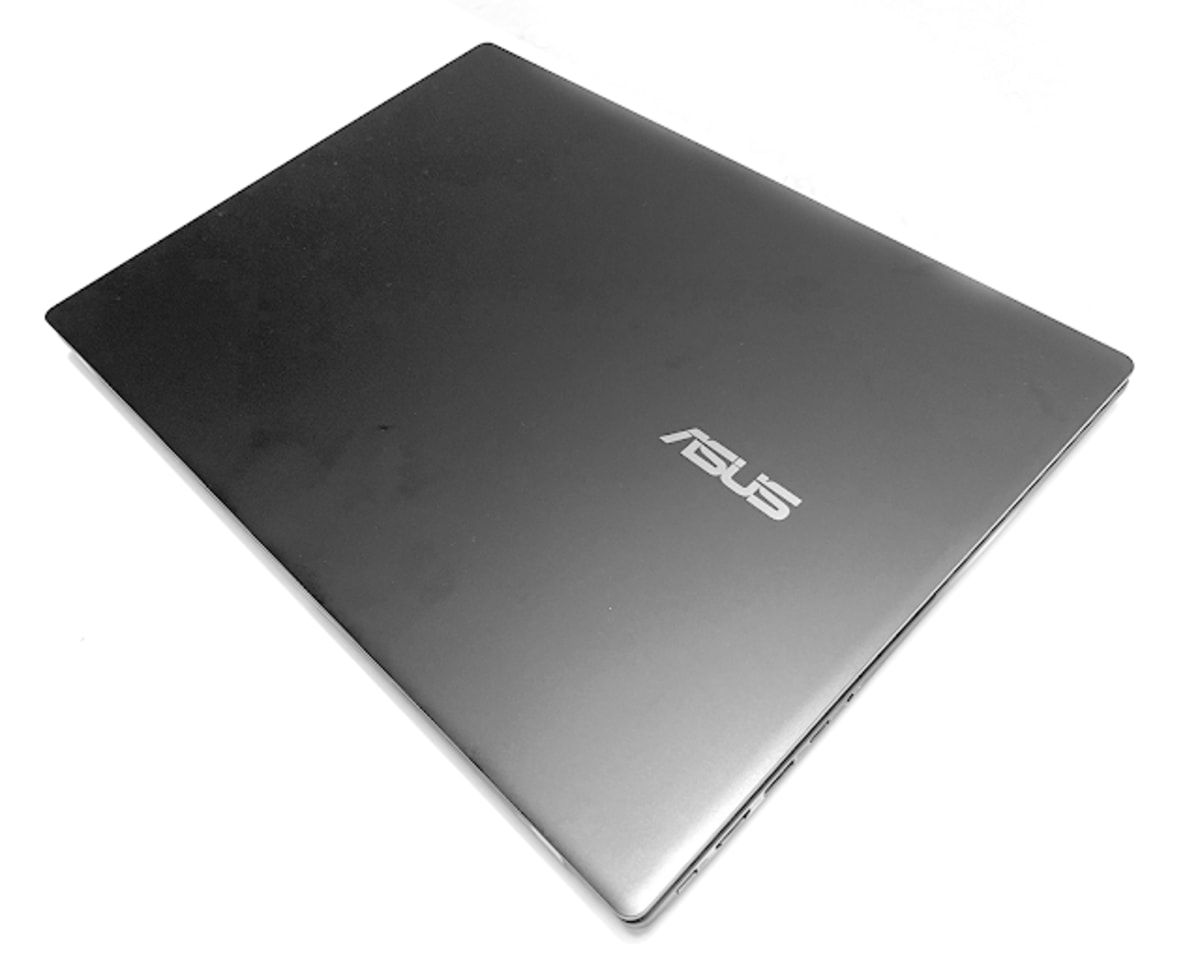 Asus V16 (צילום: גד גניר)