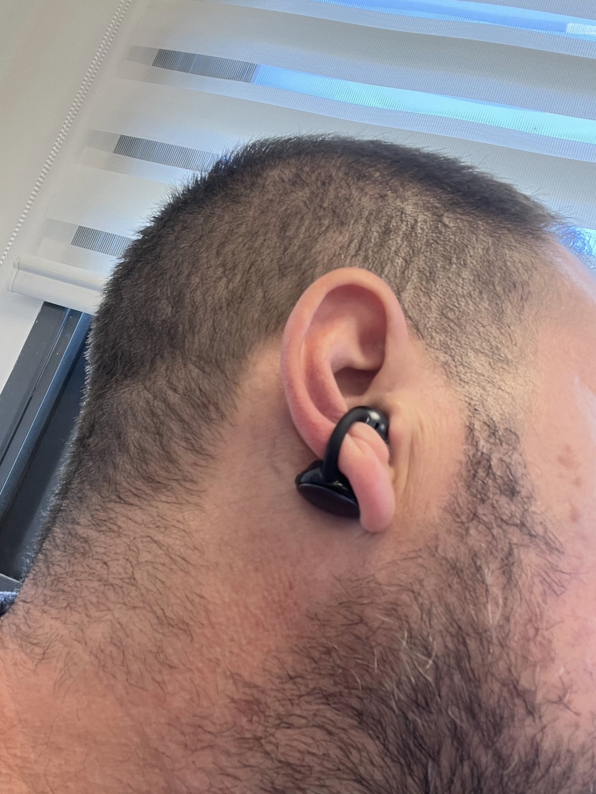 Earfun Clip (צילום: גד גניר)