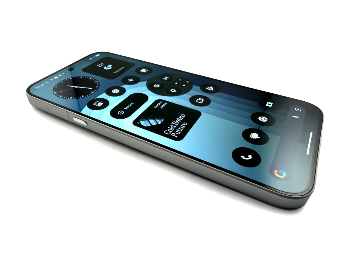 Nothing Phone (4a) Pro (צילום: גד גניר)