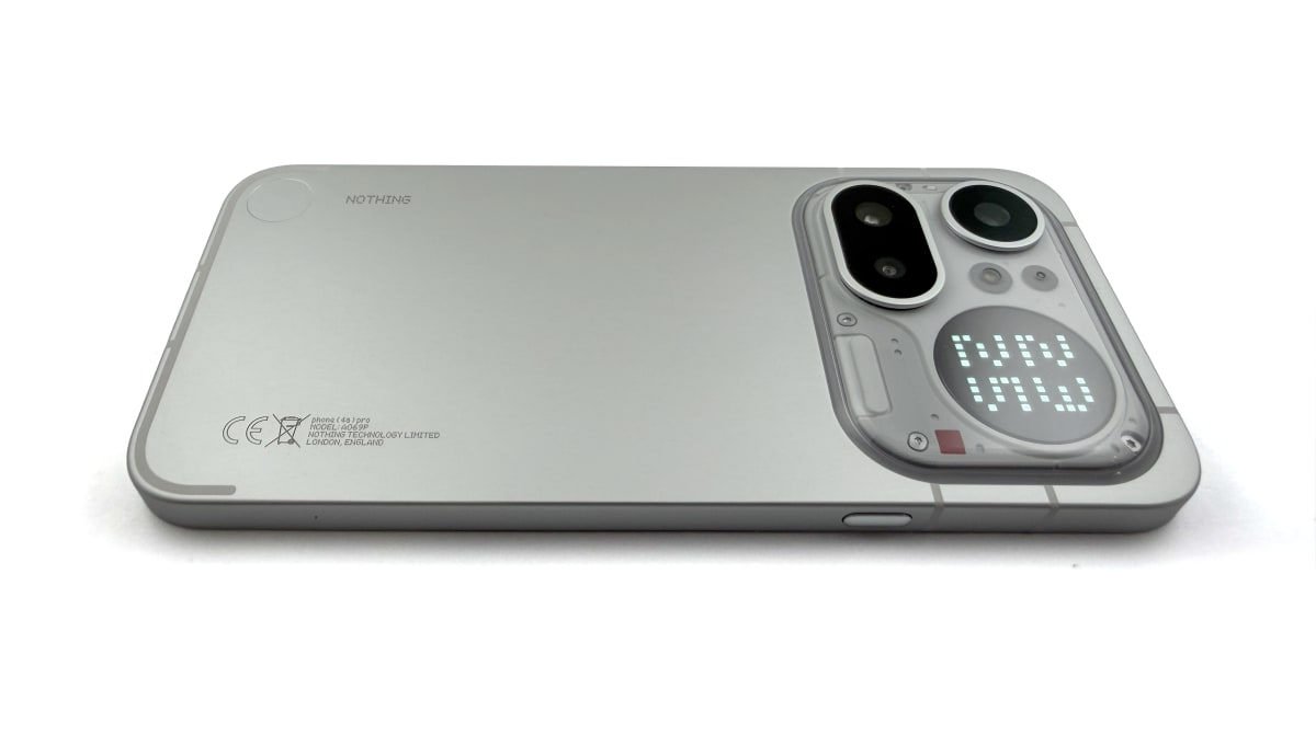 Nothing Phone (4a) Pro (צילום: גד גניר)