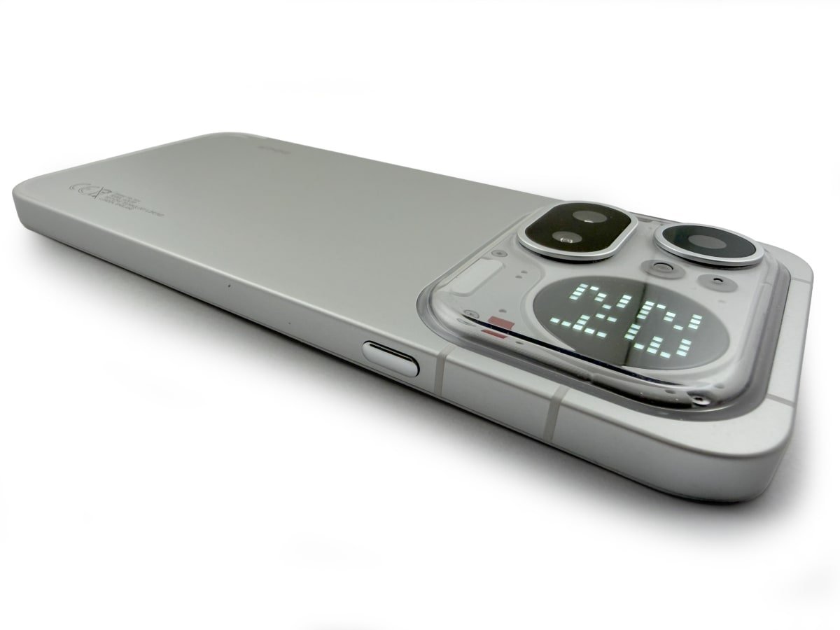 Nothing Phone (4a) Pro (צילום: גד גניר)