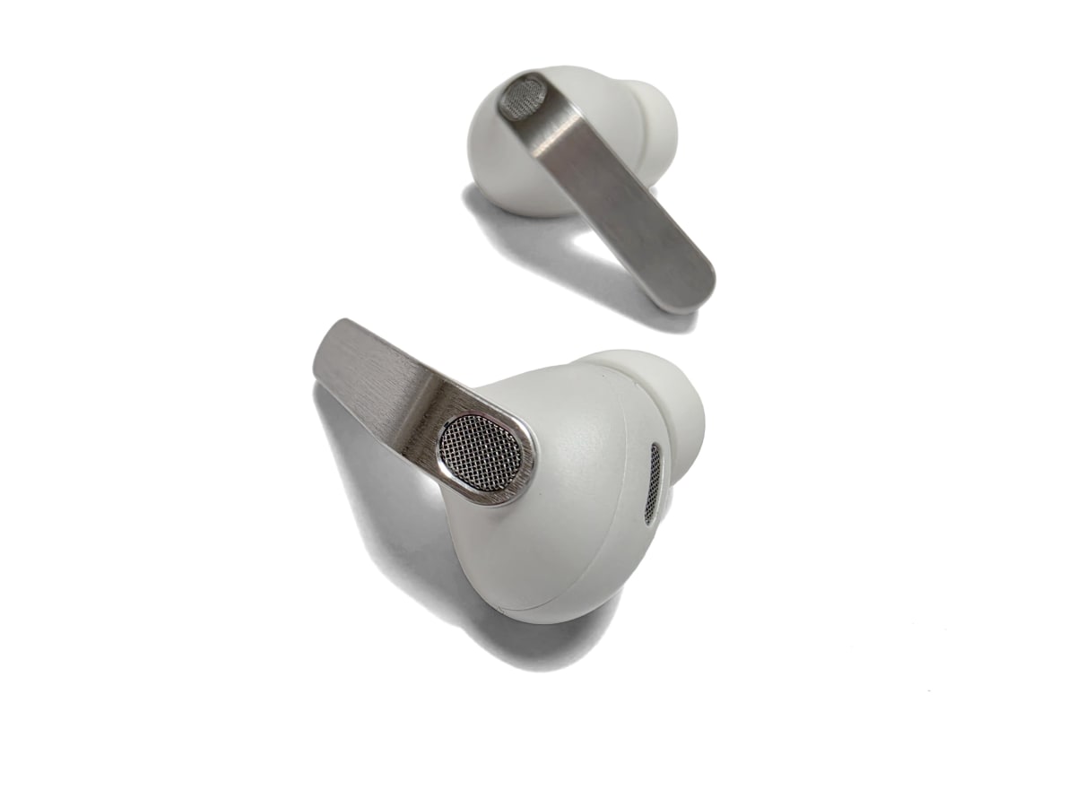 Samsung Galaxy Buds 4 Pro (צילום: גד גניר)