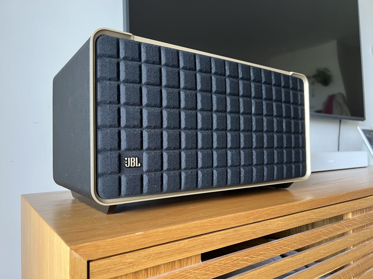 JBL Authentics 500 (צילום: גד גניר)