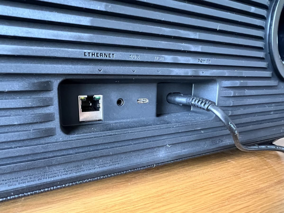 JBL Authentics 500 (צילום: גד גניר)