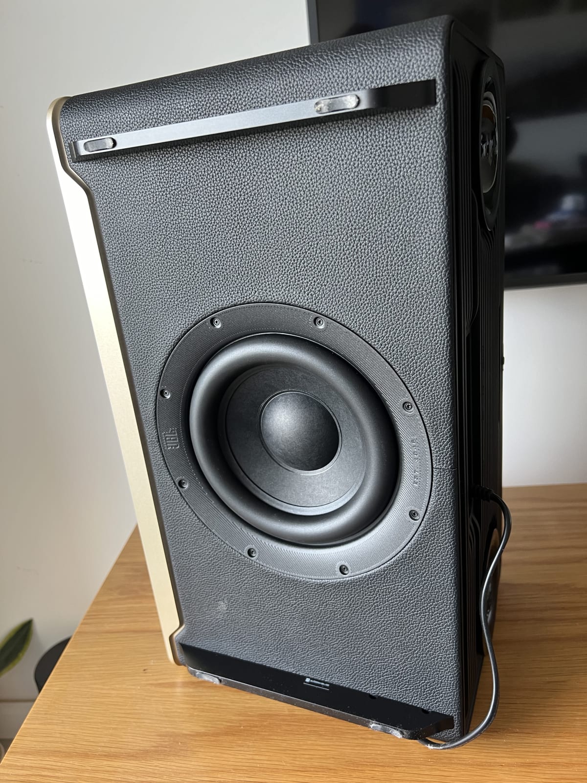 JBL Authentics 500 (צילום: גד גניר)