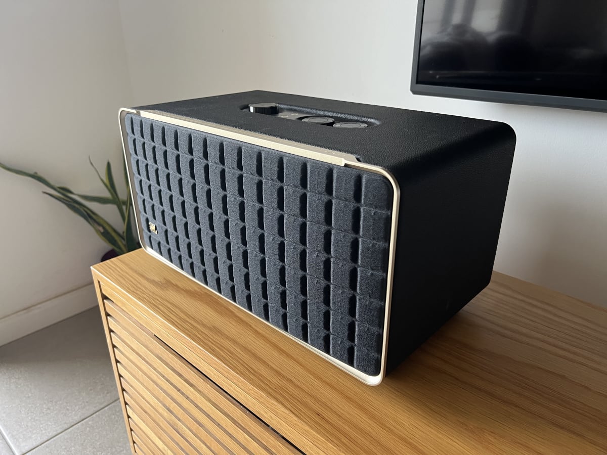 JBL Authentics 500 (צילום: גד גניר)