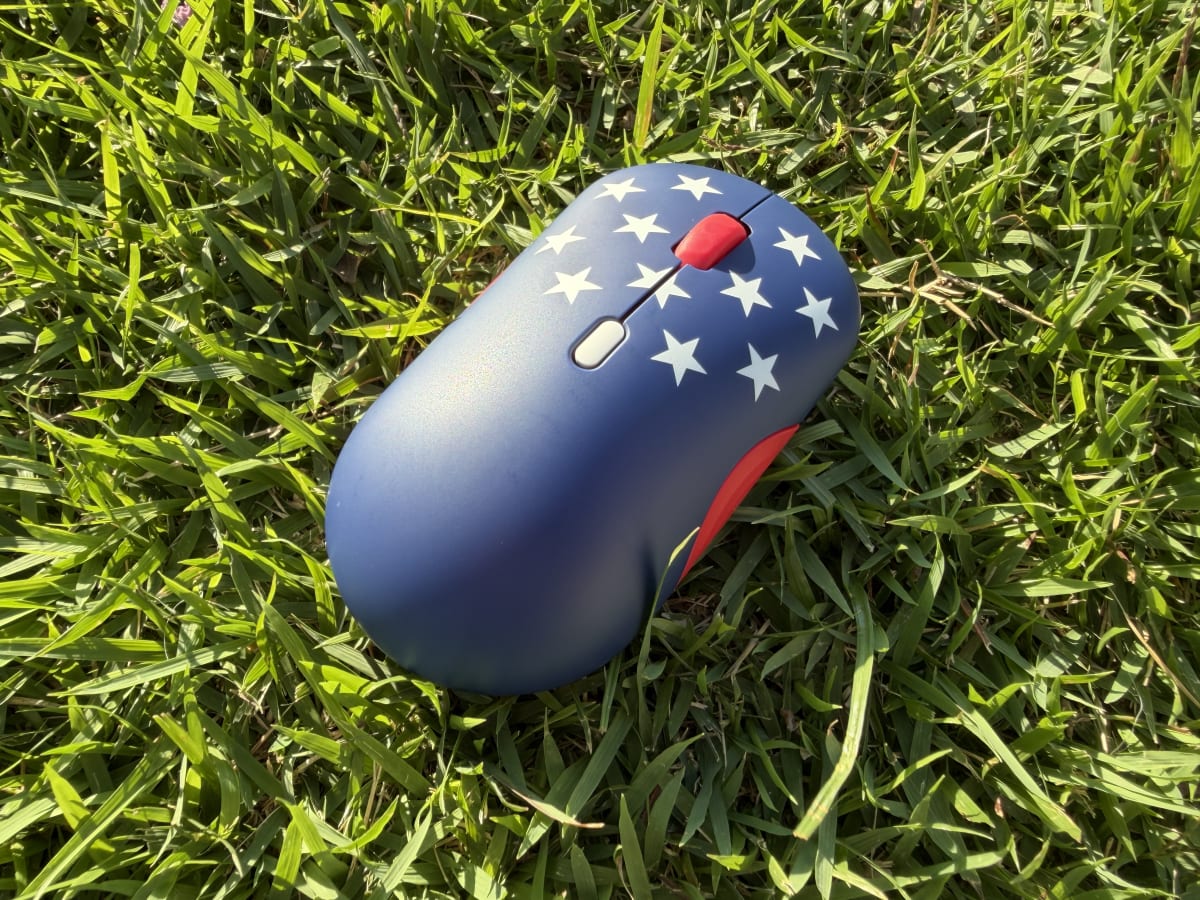 Lenovo 350 Bluetooth Silent Mouse Fan Edition (צילום: גד גניר)