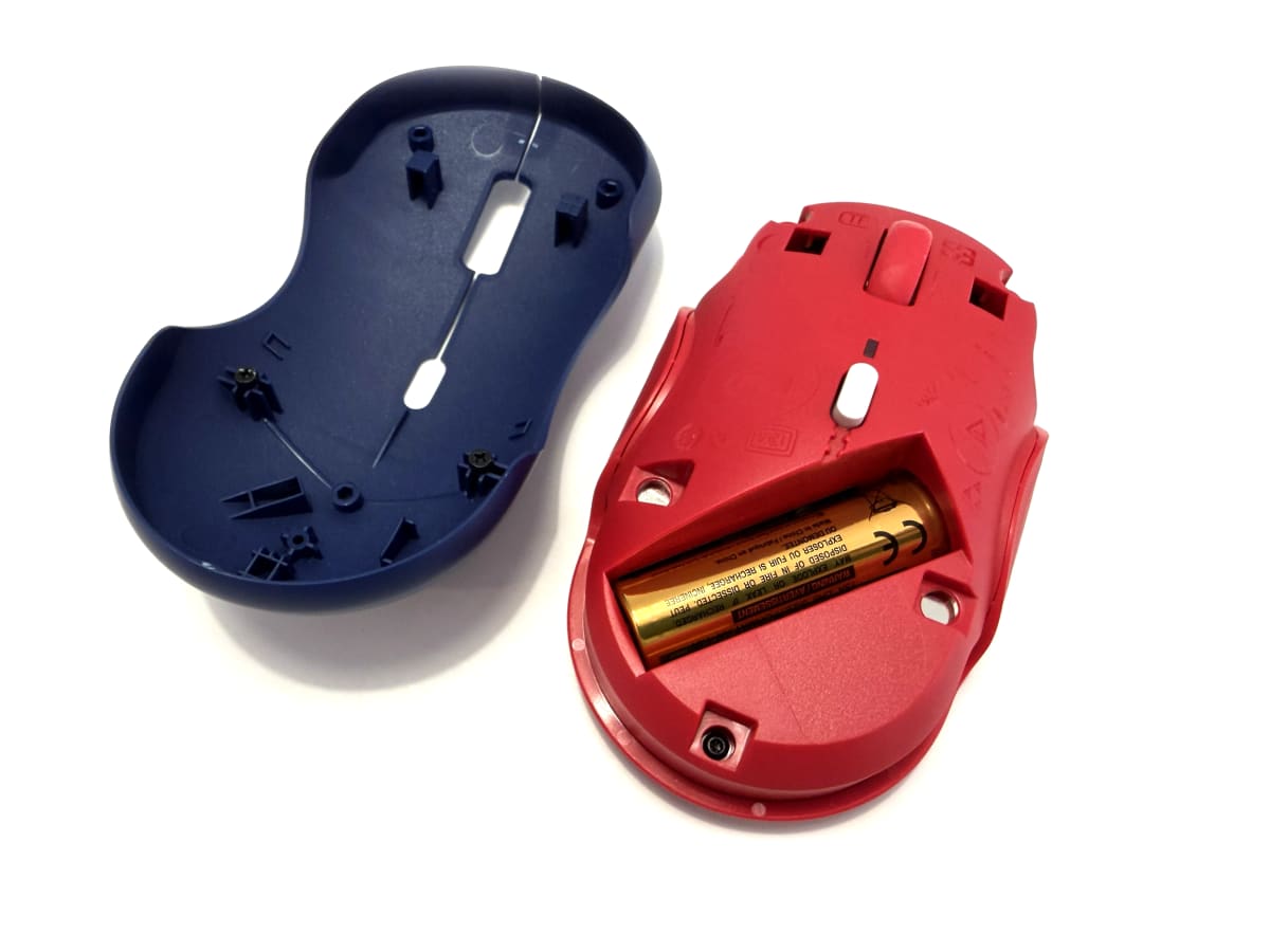 Lenovo 350 Bluetooth Silent Mouse Fan Edition (צילום: גד גניר)