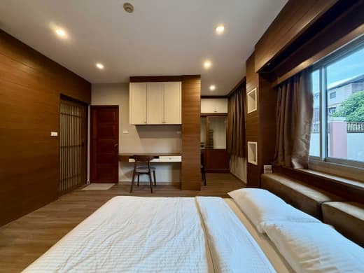 1 Bedroom Rental in Huai Khwang - Image 2