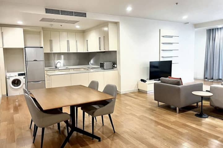 2 Bedroom Apartment in Bangkok | Bangkok Property - 2 bedroom serviced apartment for rent in Bangkok, ฿85,000/month