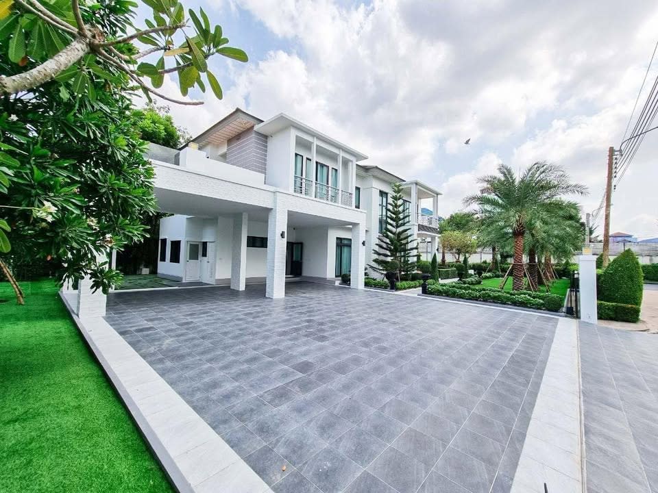 5-Bed for Rent at Perfect Masterpiece Sukhumvit 77 - Main Image