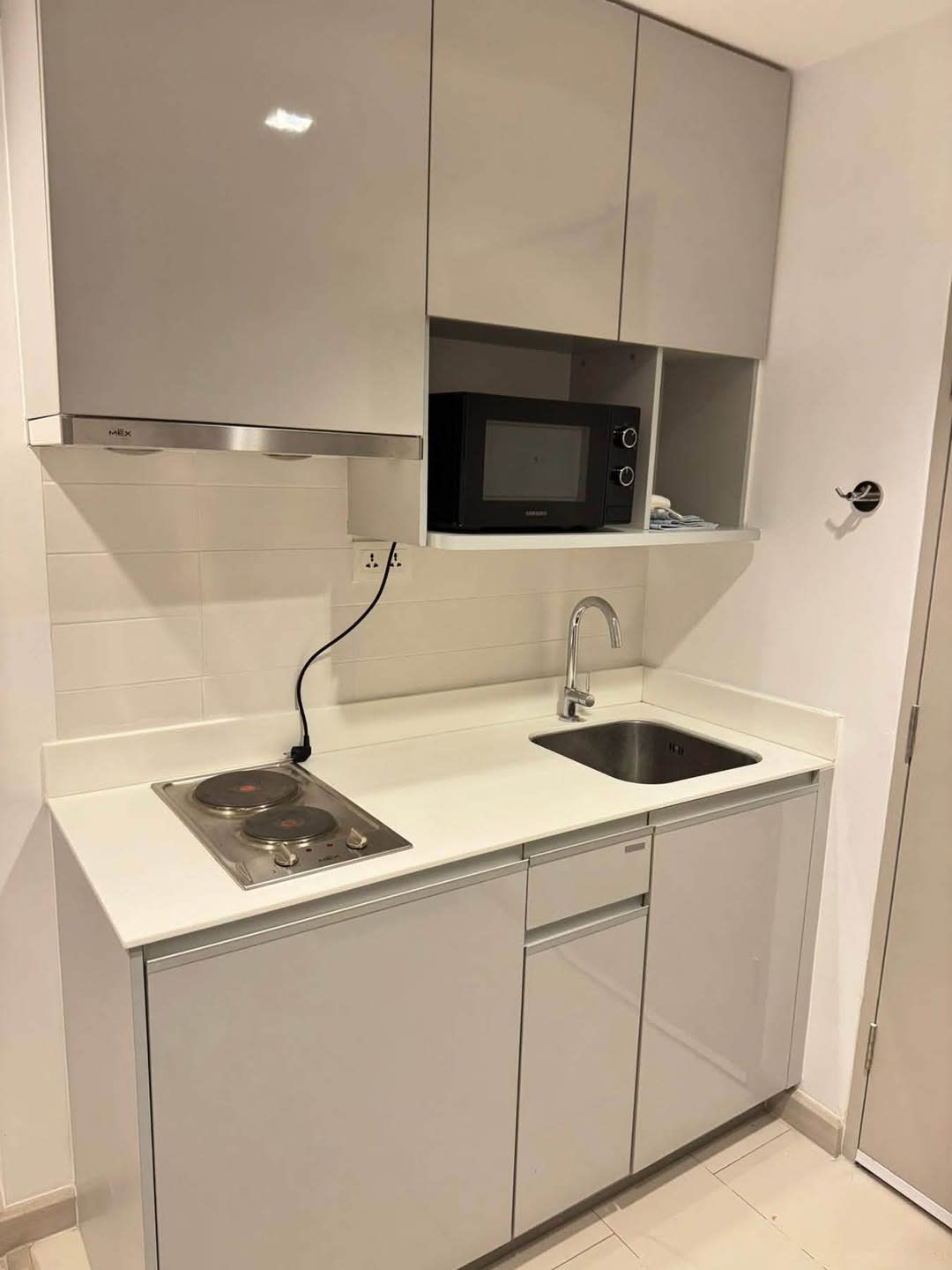 2-Bed for Rent at IDEO MOBI Sathorn - Image 2