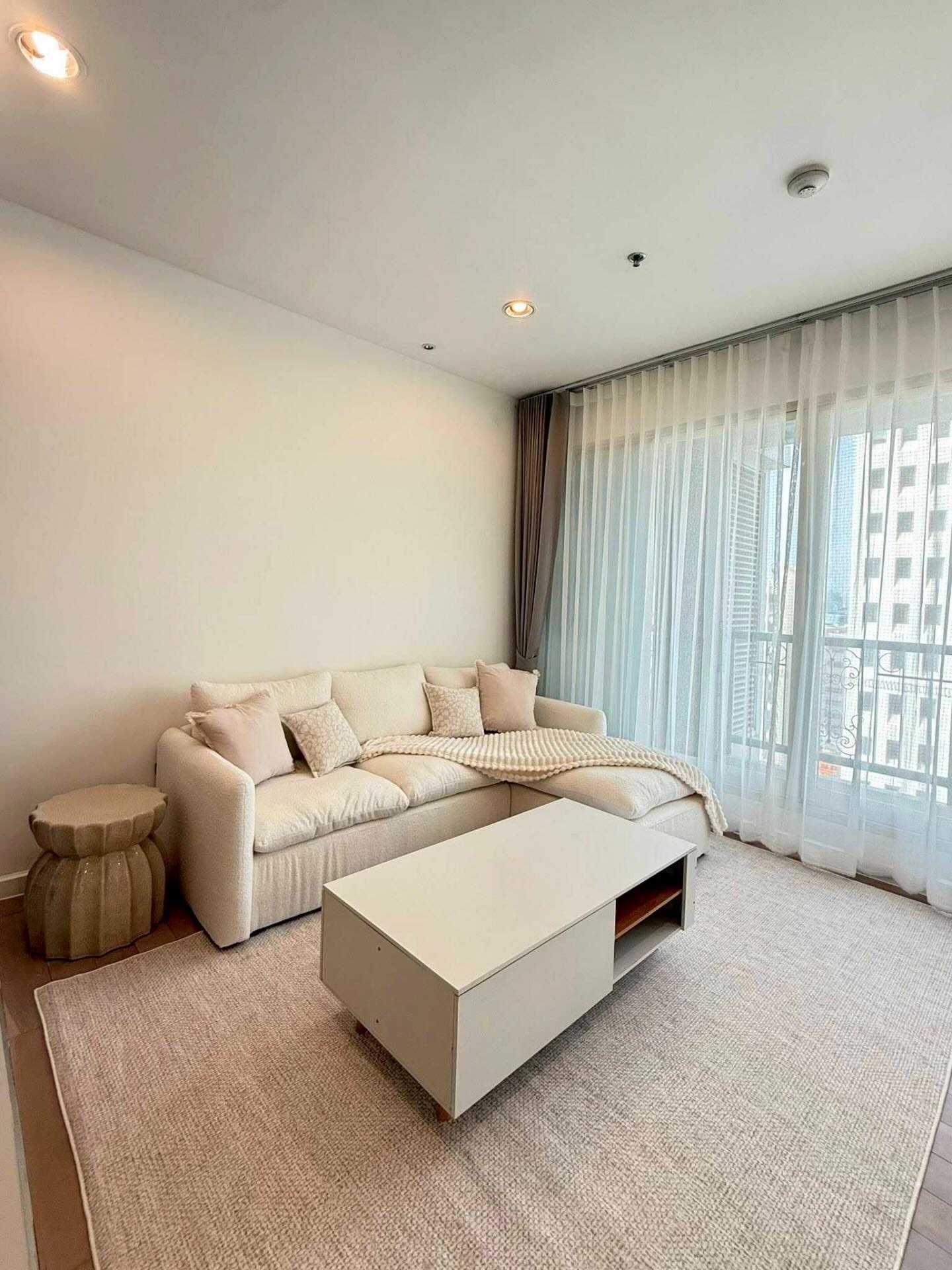 1 Bedroom Condo in Chidlom | Bangkok Apartments - Image 2