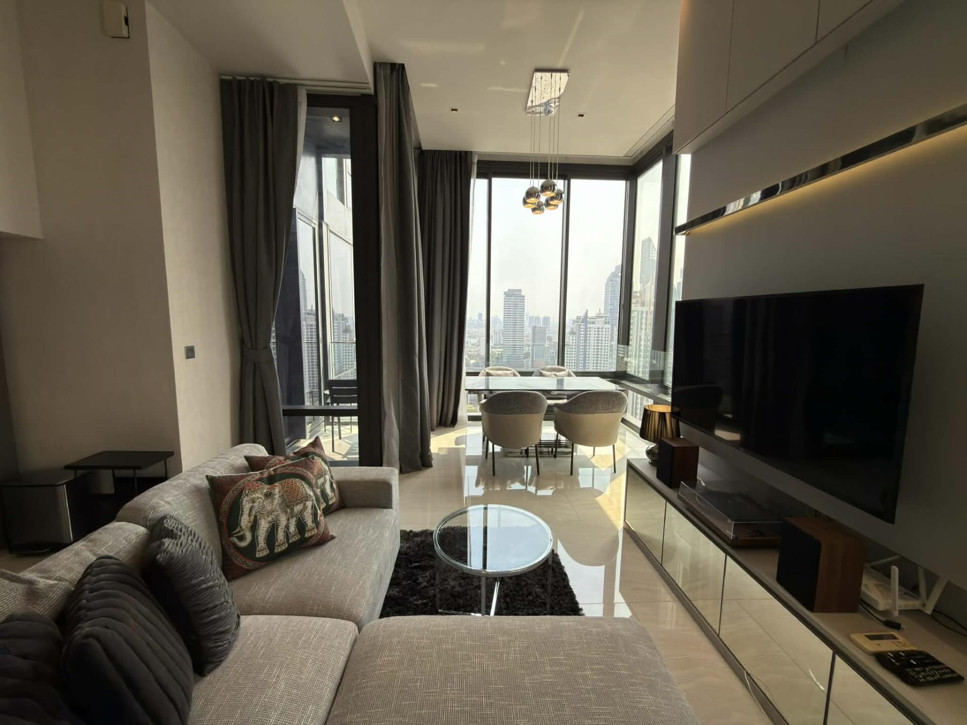 2 Bedroom Apartment in Silom | Bangkok Apartments for Rent - Image 2