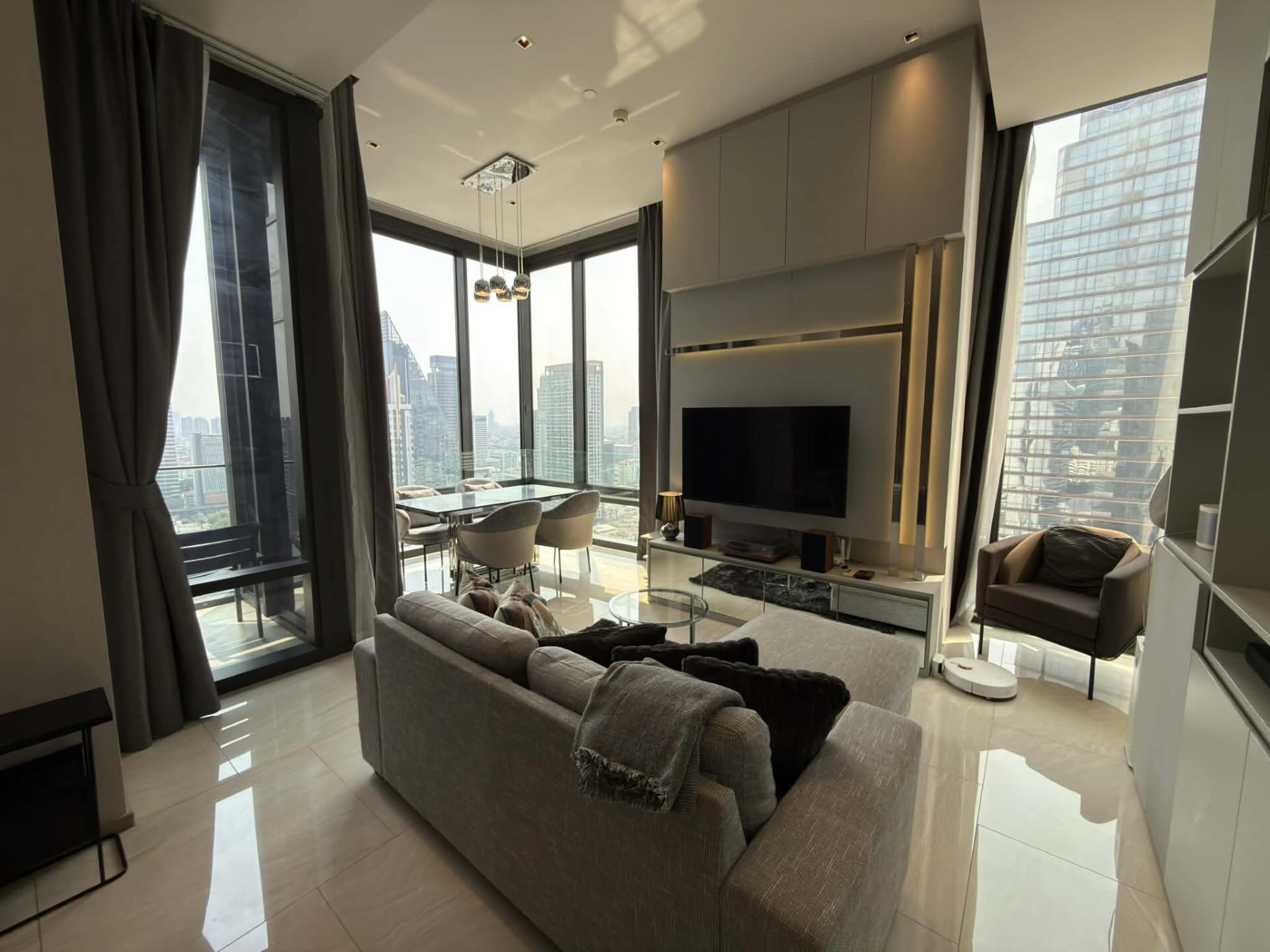 2 Bedroom Apartment in Silom | Bangkok Apartments for Rent - Image 3