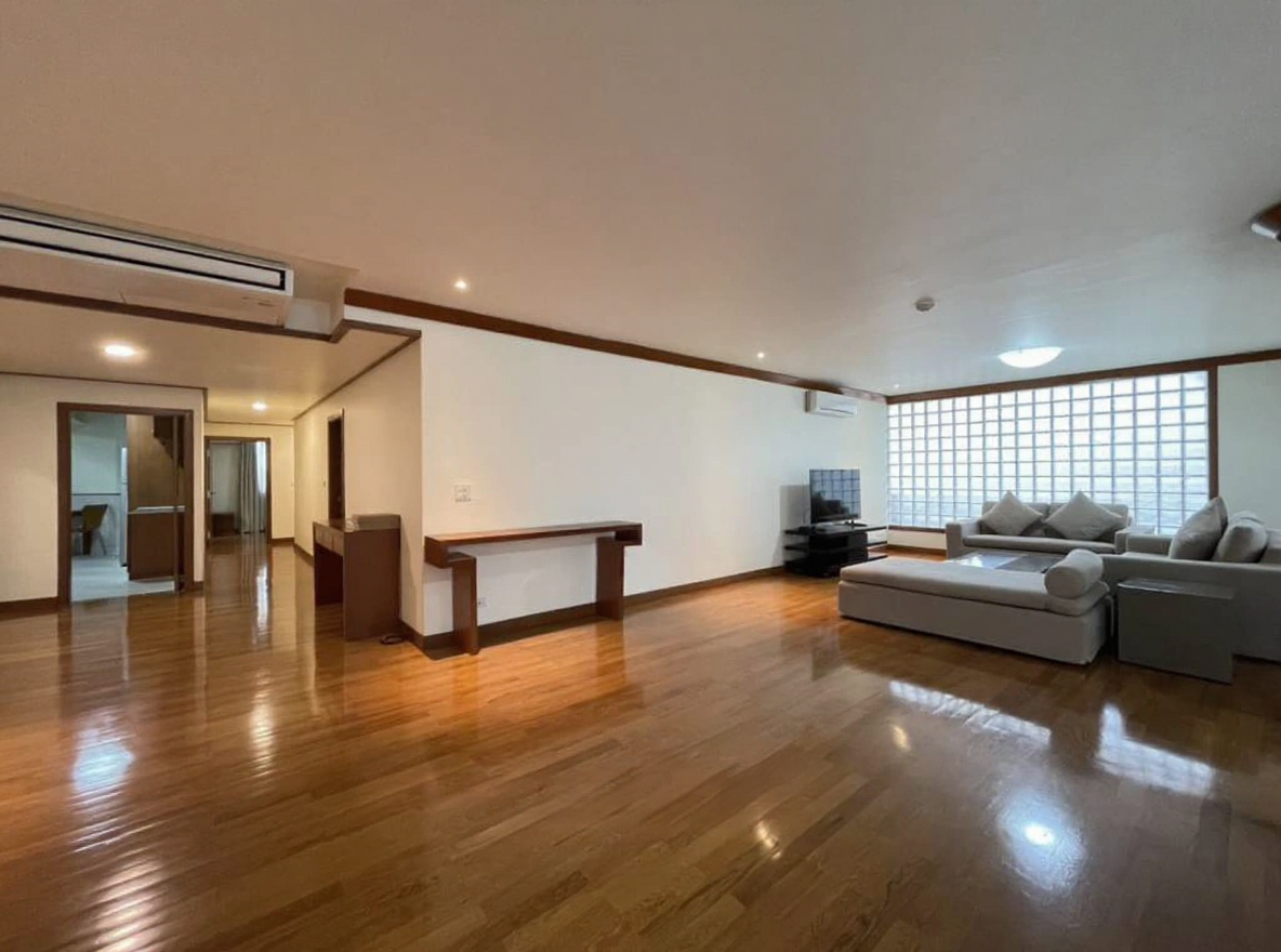 4 Bedroom Serviced Apartment in Asoke | Bangkok Property - Image 2