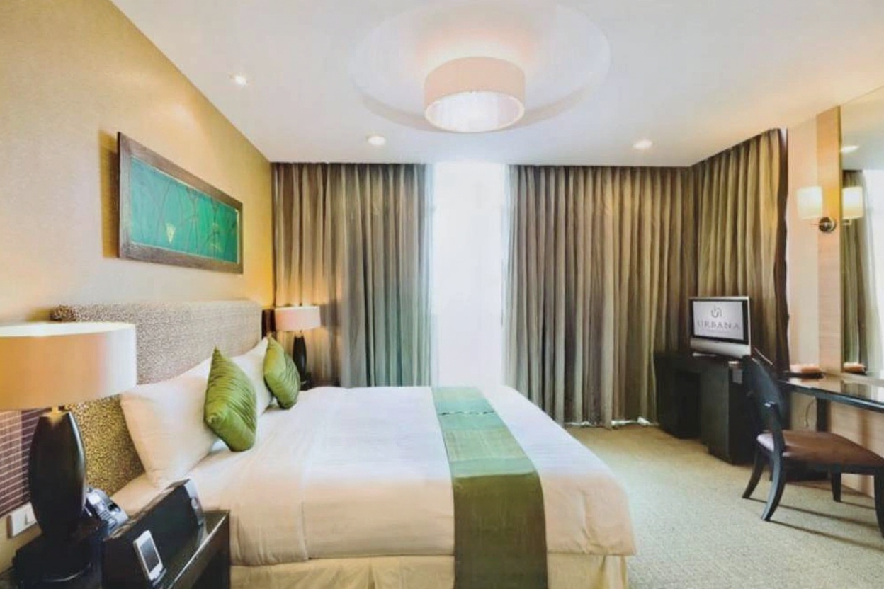 2 Bedroom Apartment in Sathorn | Bangkok Property - Image 3