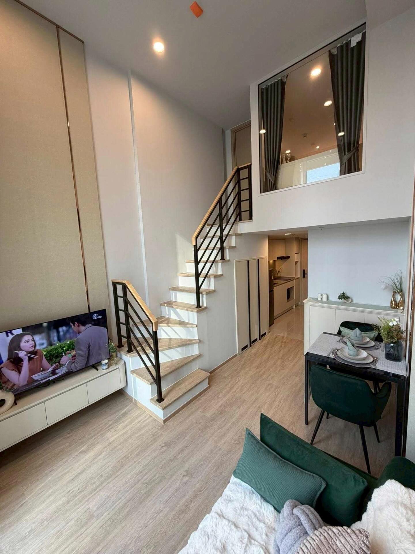 1 Bedroom Condo in Samyan | Bangkok Apartments for Rent - Image 3