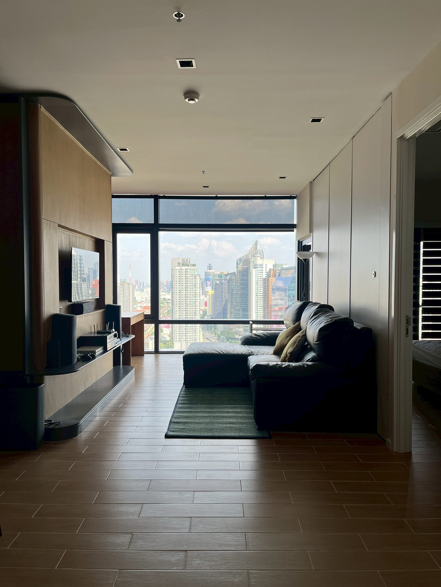 1 bedroom corner unit in Asoke-Phetchaburi