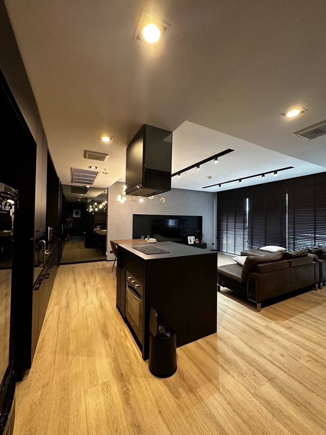 Spacious unique 1 bedroom in Thong Lo