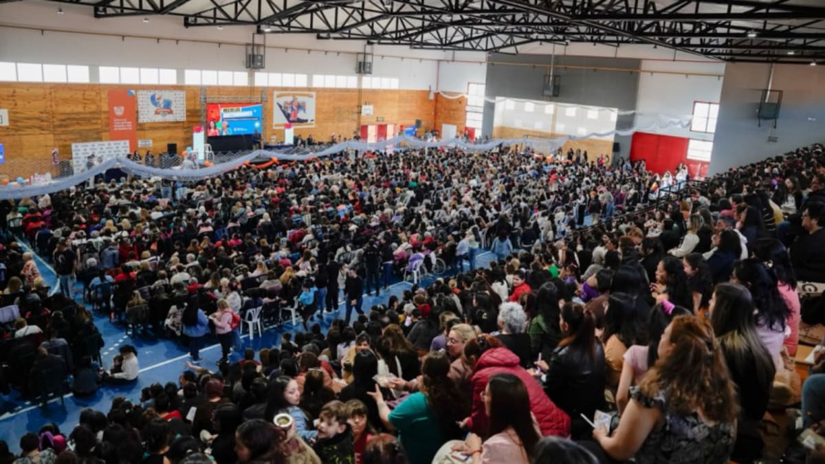 Río Grande celebró el bingo por el ‘Mes de las Maternidades’ en el colegio María Auxiliadora