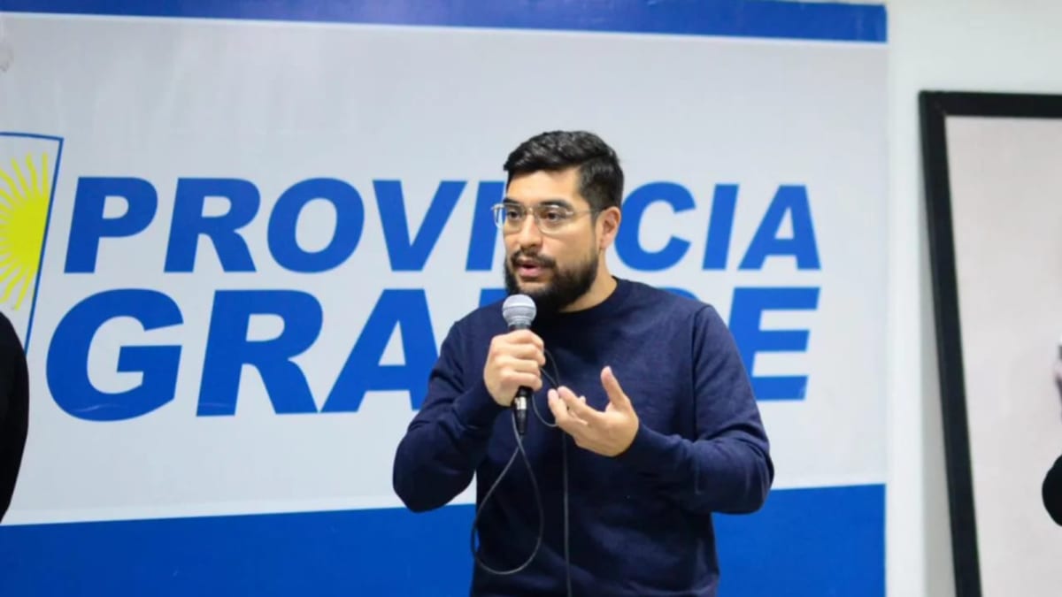 “No hay proyecto más personal que el del Gobernador buscando la reelección indefinida”"Lamento que el Intendente de Río Grande haya privilegiado su proyecto político personal a 2027"