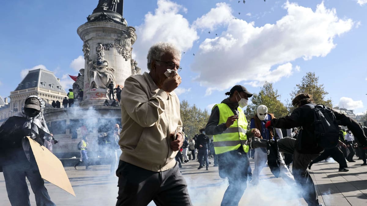 Francia desplegará 70.000 agentes de policía y gendarmes tras anuncio de nuevas protestas hoy sábado