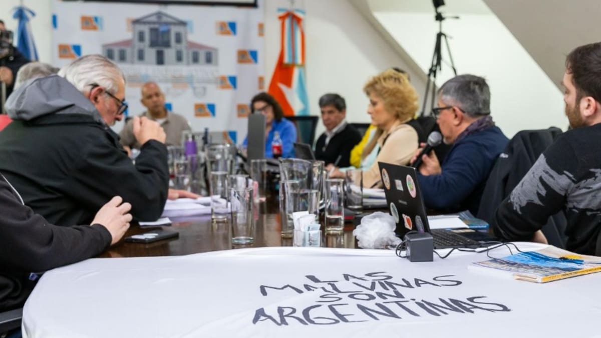 El radar inglés: Volverán a citar a Devita y Castiglione