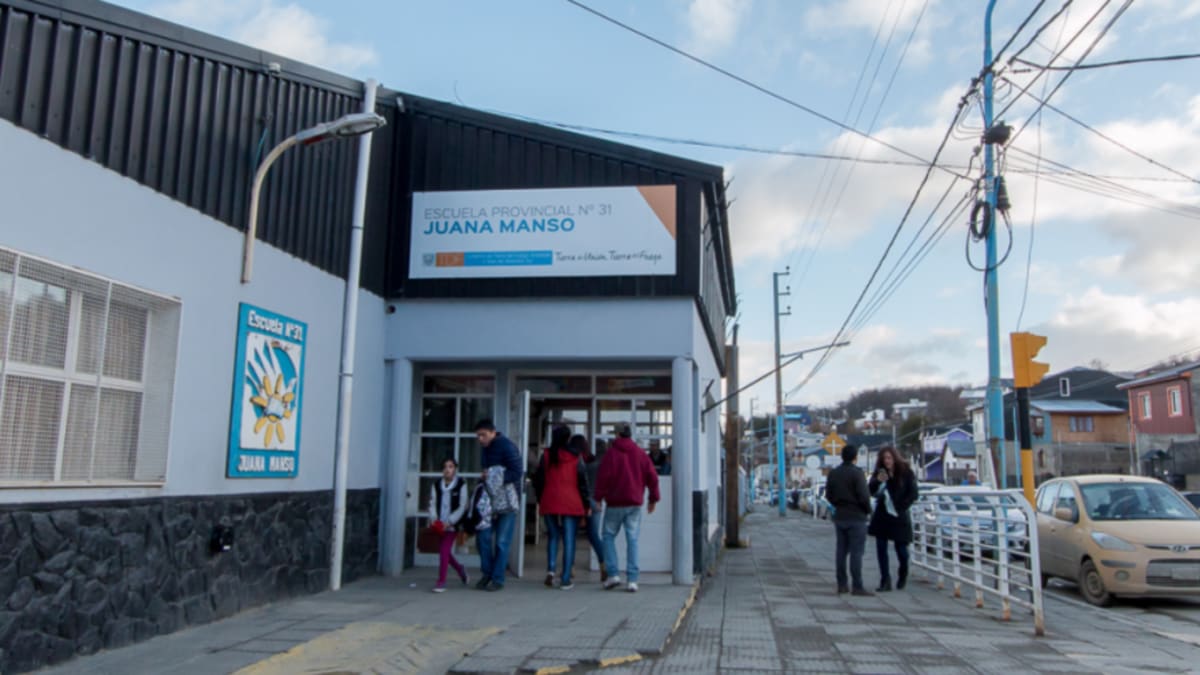 Problemas edilicios llevan a la Escuela 31 "Juana Manso" a una asamblea permanente