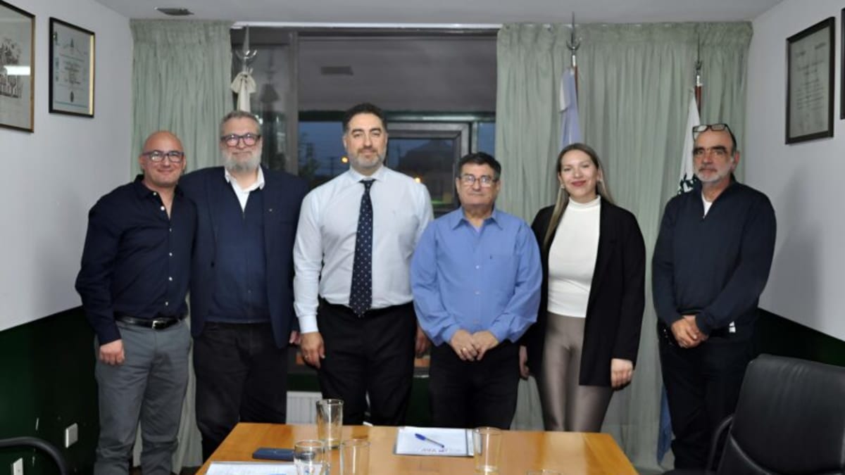 Francisco Álvarez asumió oficialmente el decanato de la Facultad Regional Tierra del Fuego