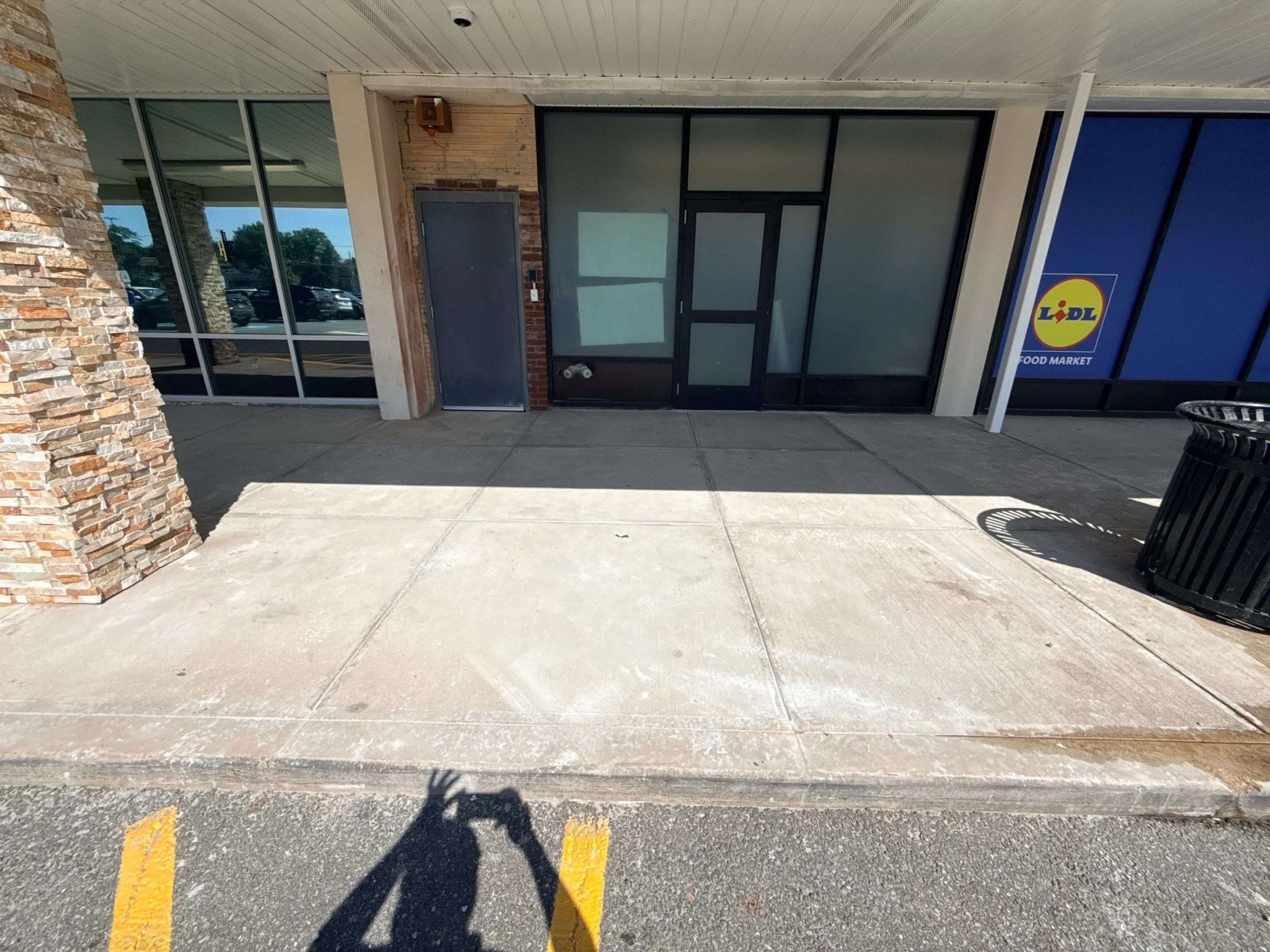 Storefront entrance at Lidl Staten Island