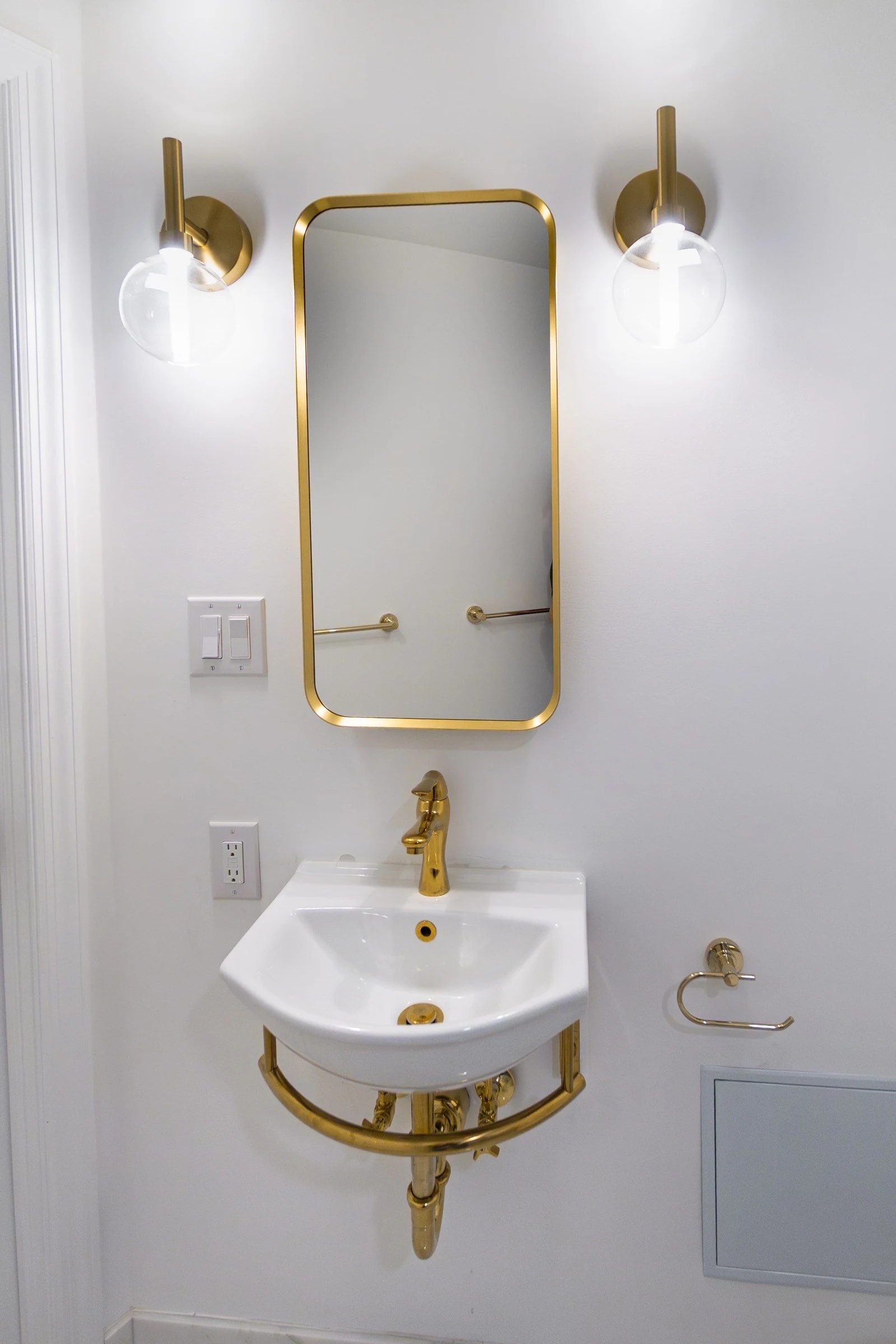 Second Bathroom Vanity and Fixtures