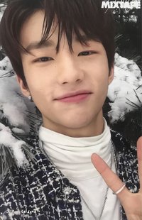 Hyunjin's Selfie Version Photocard