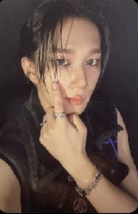 Theo's Hello82 Superb Exclusive Photocard